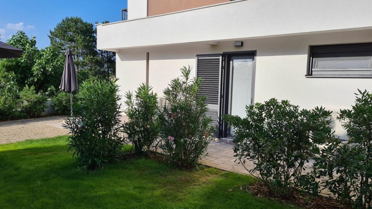 Vila Primorka Apartmani Oleander Šilo Exterior foto