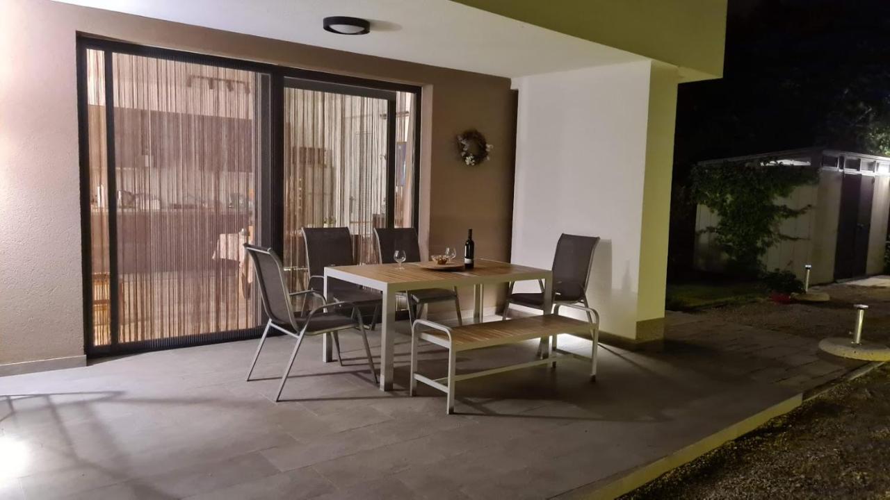 Vila Primorka Apartmani Oleander Šilo Exterior foto