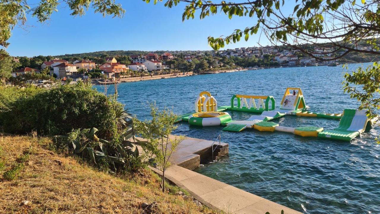 Vila Primorka Apartmani Oleander Šilo Exterior foto
